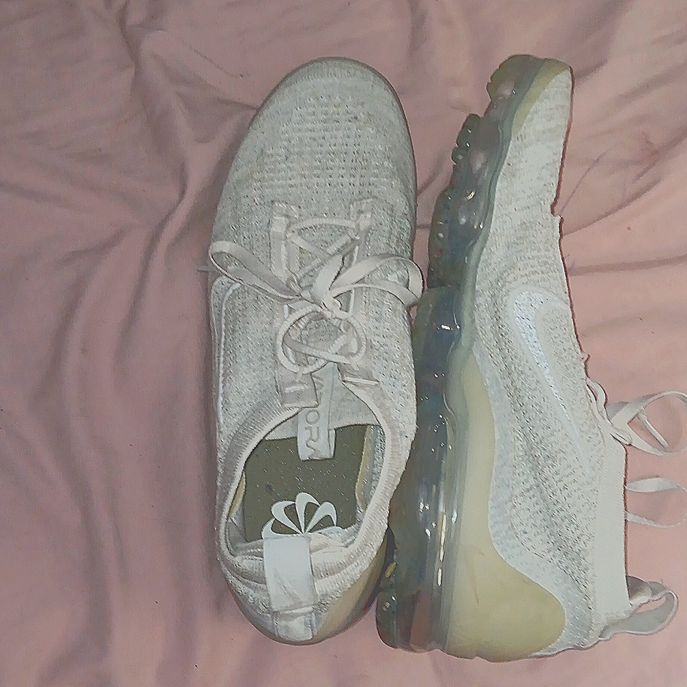 Nike Vapormax Flyknit 2022. A woman's size 10.5